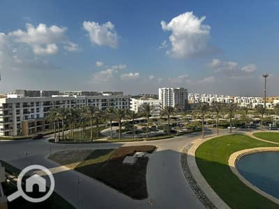 شقة 3 غرف نوم للايجار في المقطم، القاهرة - IMG-20251203-WA0019. jpg