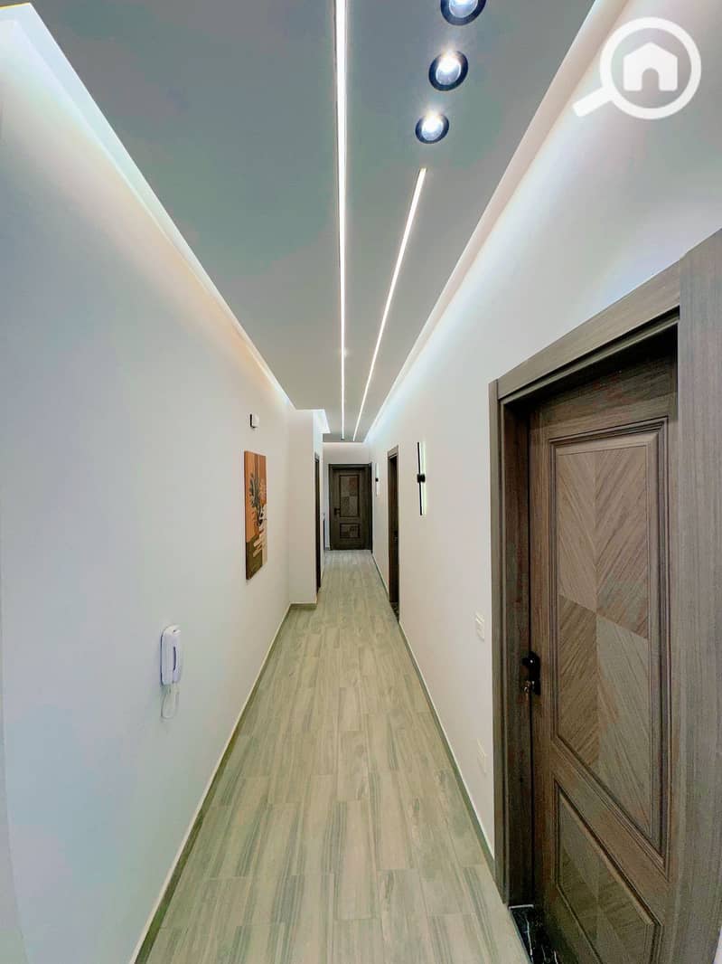 4 f7ed29a9-db90-4a1c-bedb-b6b14b43dd91. jpeg