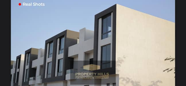 4 Bedroom Townhouse for Sale in Sheikh Zayed, Giza - cdfb1248-05b9-4dfa-8909-ad2a603587a9. jpeg
