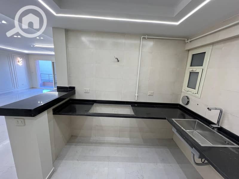 3 0a7a3812-a726-4282-88c5-4f0e162ea63c. jpg