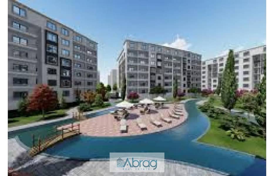 8 8366715-eabf4o. jpg