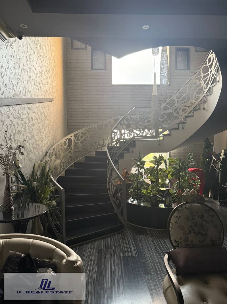 3 acf98aeb-2baf-47eb-9319-df85d2a59584. jpg