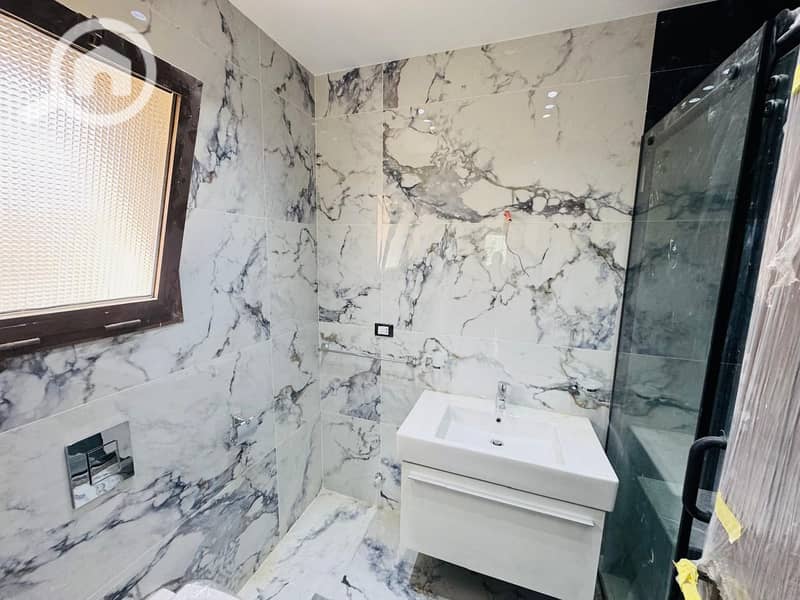 6 fc0c9351-49e0-439a-99c3-fc0ca49dc838. jpeg