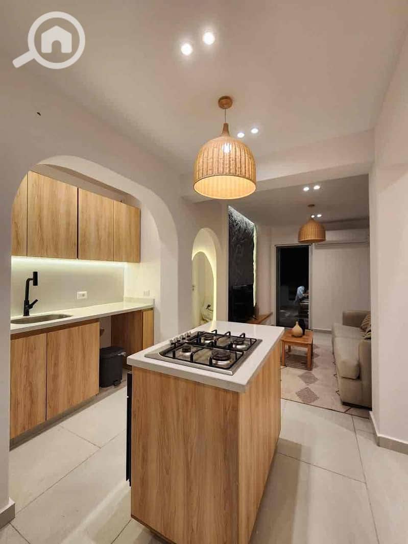 7 cb103a41-9e79-412f-9c38-e1a09551cad9. jpg