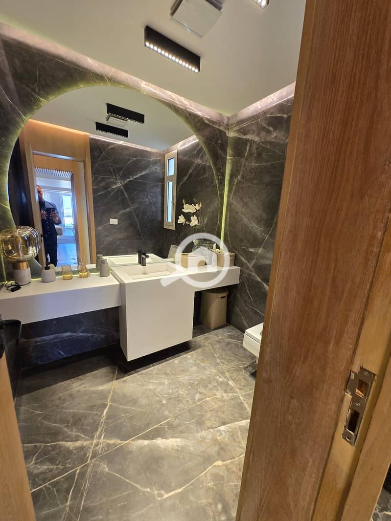 14 WhatsApp Image 2025-08-20 at 17.41. 42_3394ff1a - Copy. jpg