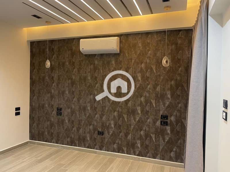 8 WhatsApp Image 2025-12-04 at 10.33. 33_33fedc4b. jpg