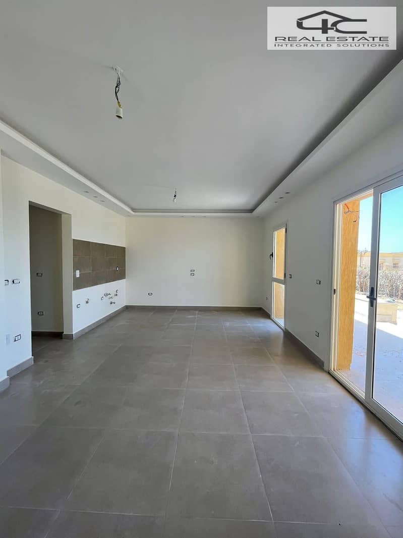 3 b6e6adcc-6651-4999-8d06-db03e6f17731. jpg