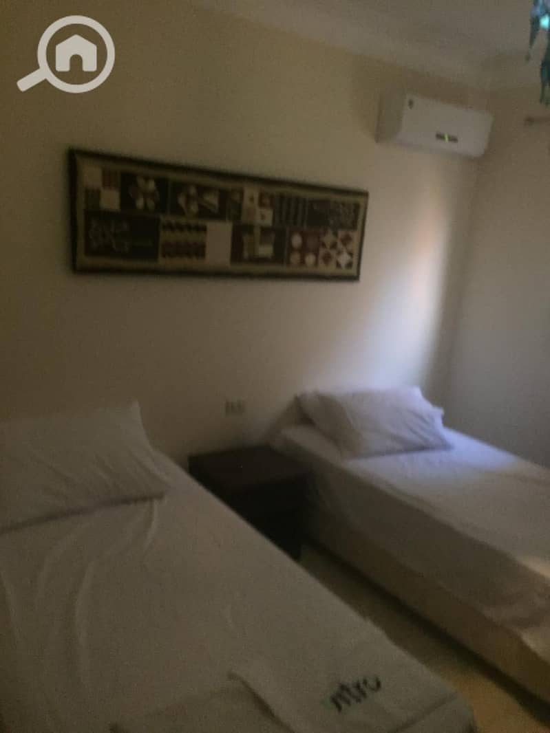 10 c810d6ae-59a5-459e-ab0d-a56fb9fc0fa8. jpg