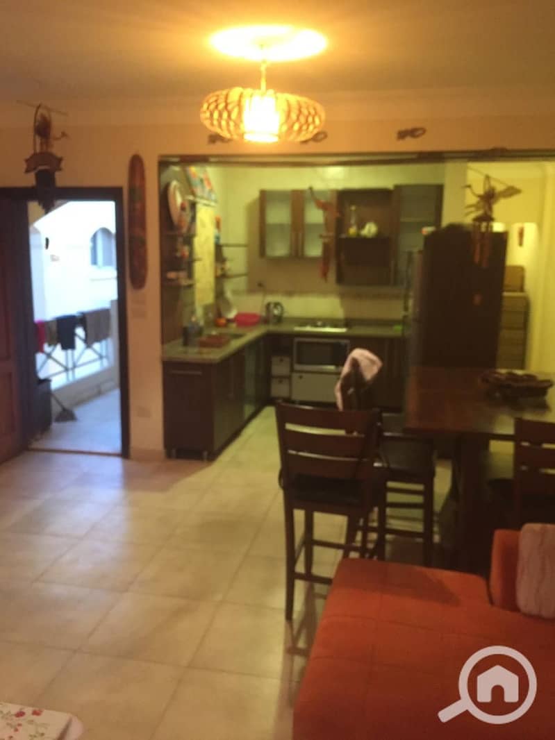 12 893b5818-3e96-4e2b-8af2-032b54bdfd96. jpg