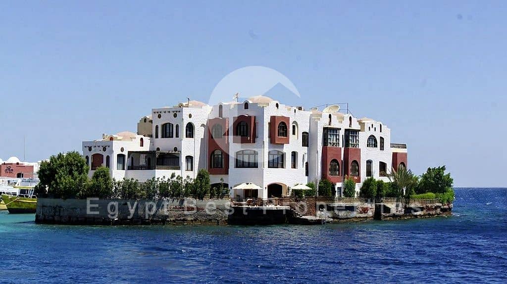 8 istockphoto-181713906-1024x1024. jpg