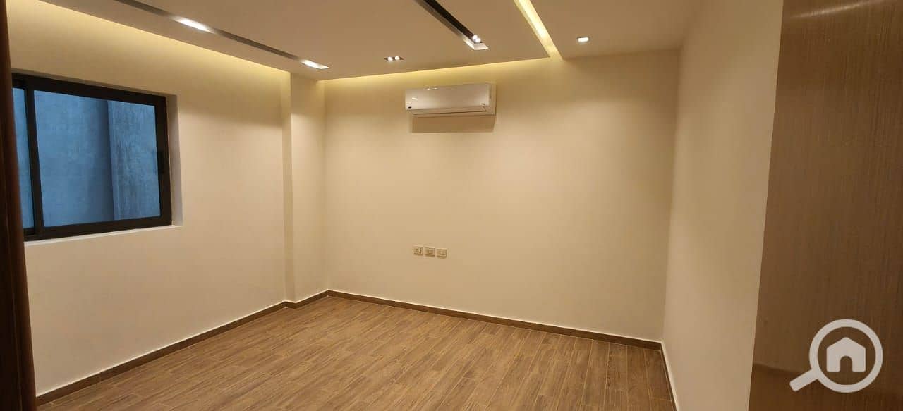 5 WhatsApp Image 2025-12-06 at 2.15. 39 PM (4). jpeg