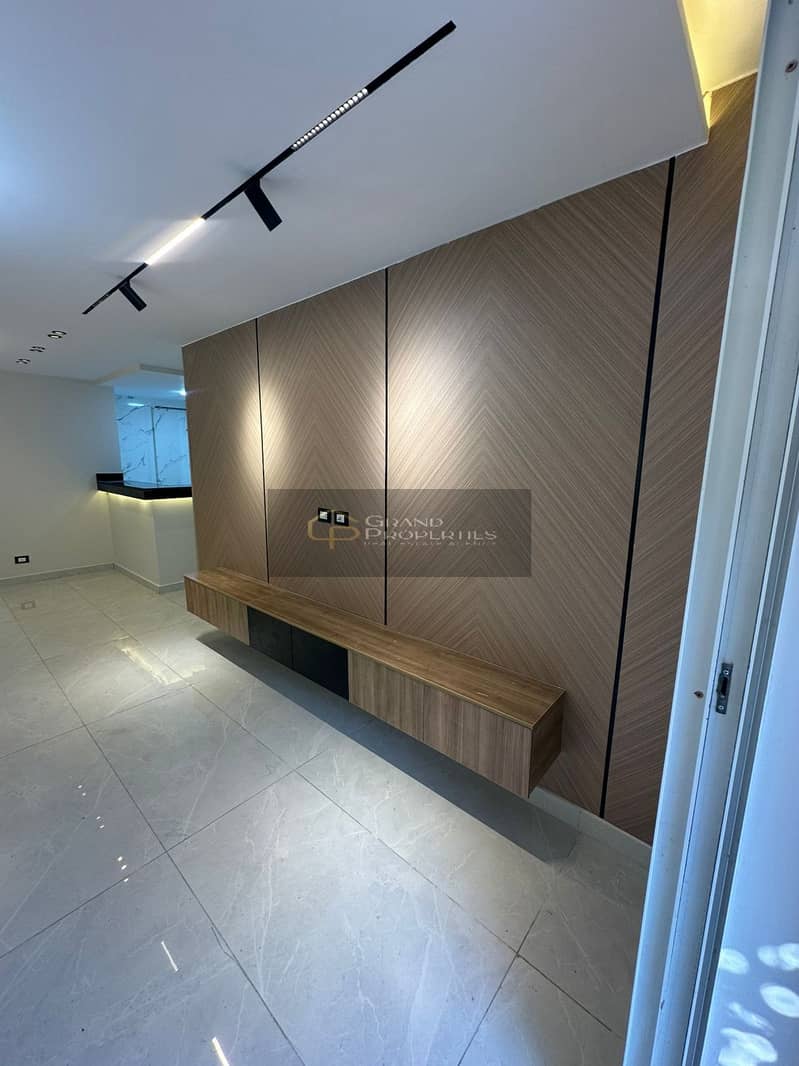 6 db6db01d-5df1-486b-adff-d24344f306db. jpg