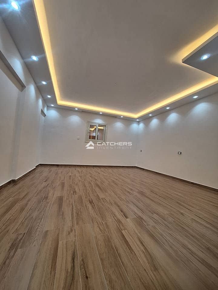 8 595386548_872169635506119_5610255073726383641_n. jpg