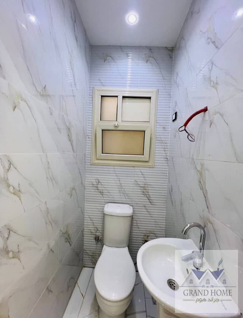 10 a737eaf0-178e-4e49-9950-49526bfd5878. jpg