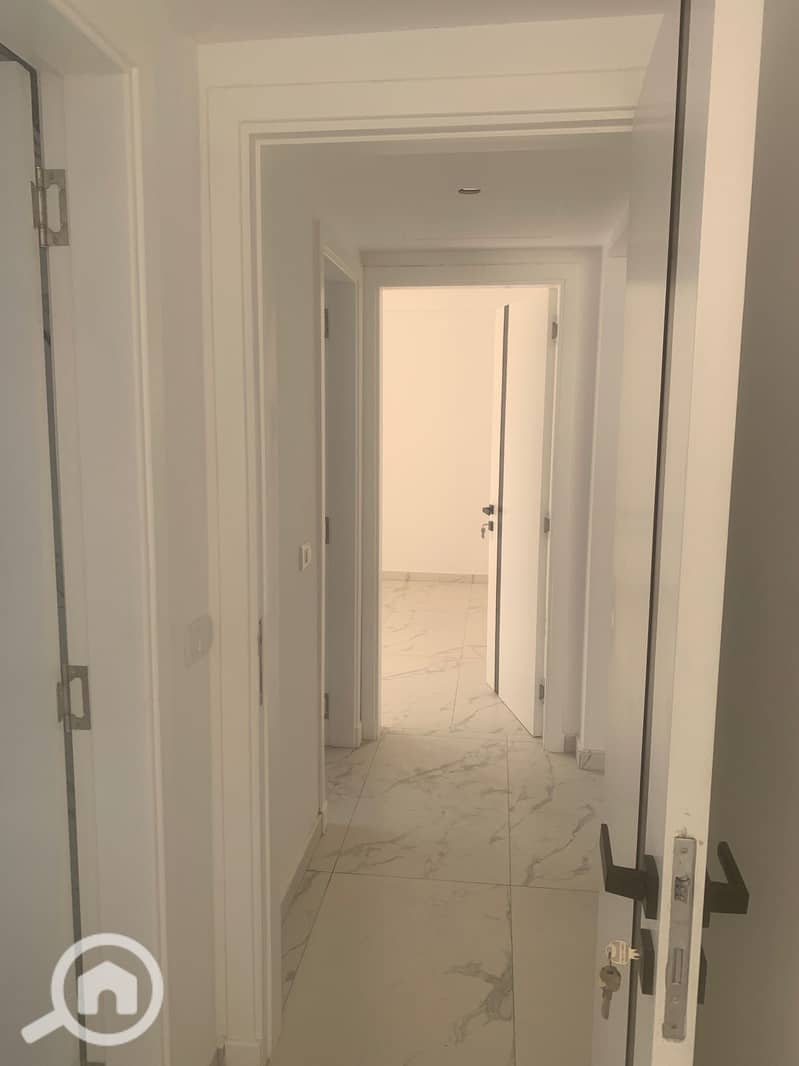 4 b46edc73-5c12-4045-9282-15e7780cedde. jpg