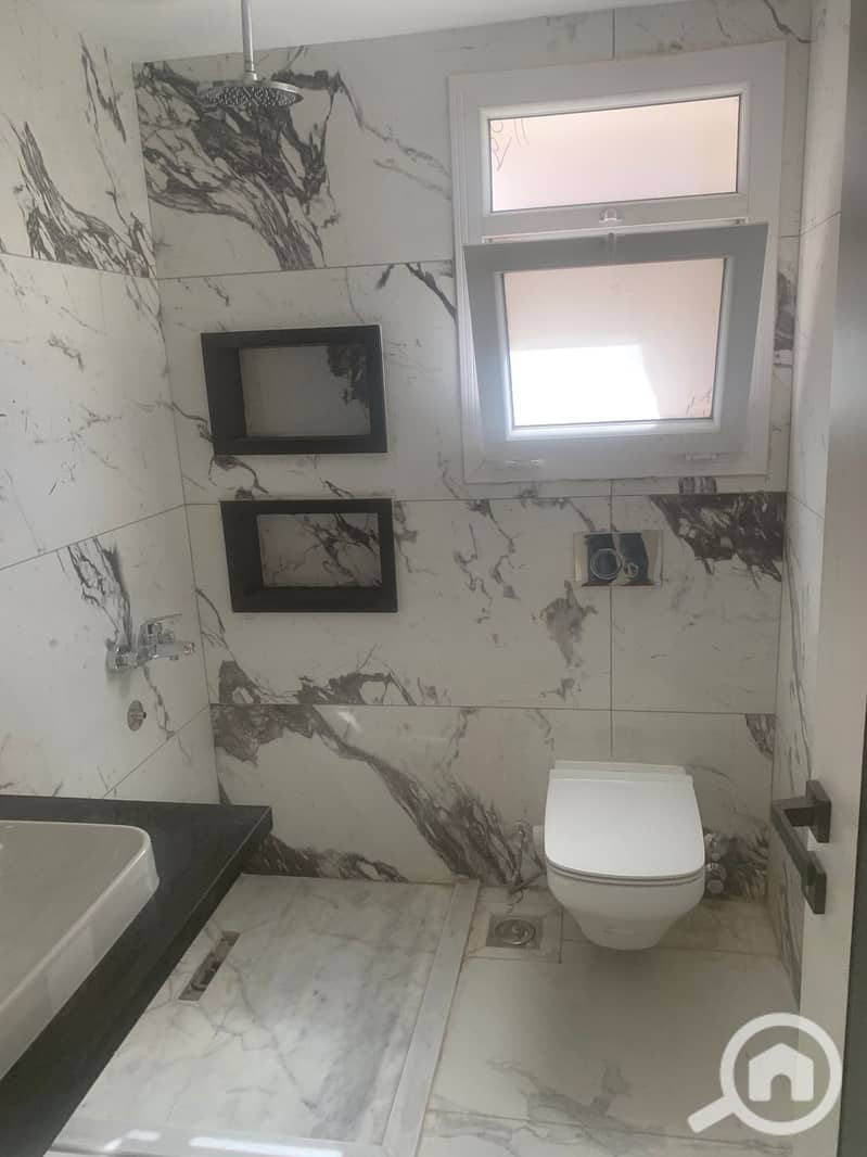 3 48af574b-a729-4bd5-9112-89e036f72d40. jpg