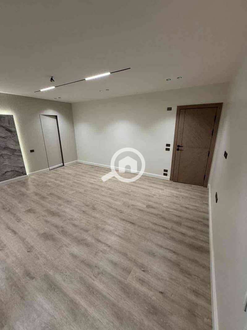 5 6e8e13eb-39dd-4931-a8b1-3a66f3c9da72. jpg