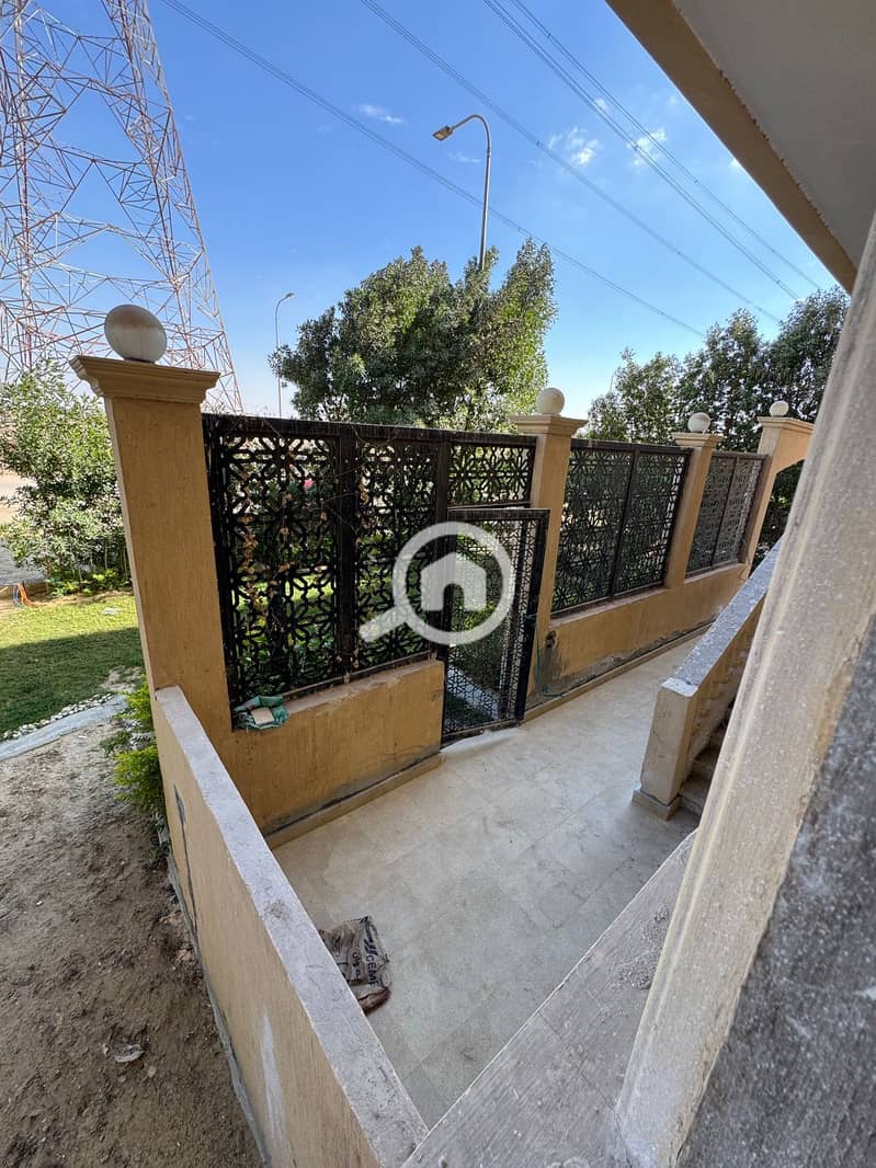 12 motion_photo_4611660090690708607. jpg