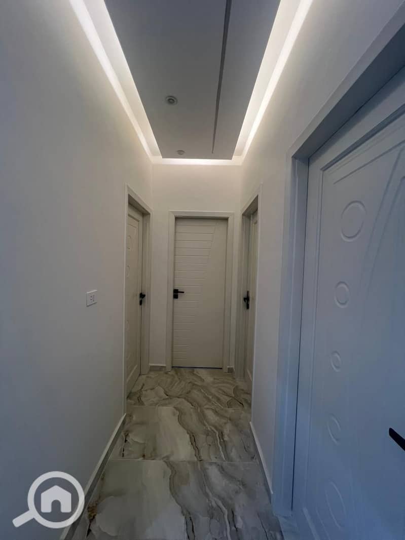 9 fea3f9be-cdae-49f8-aec8-e56eb84ab363. jpg