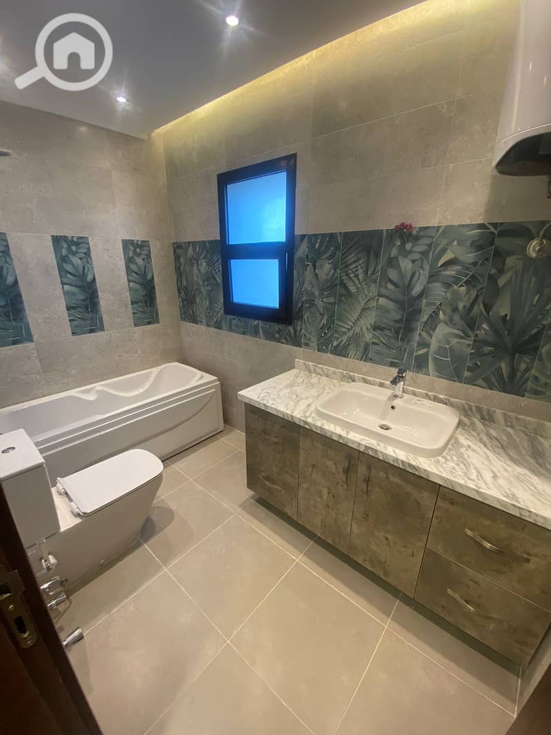 9 7521f9a8-0dd8-4ad6-979e-8d1c9a541dbb. jpg