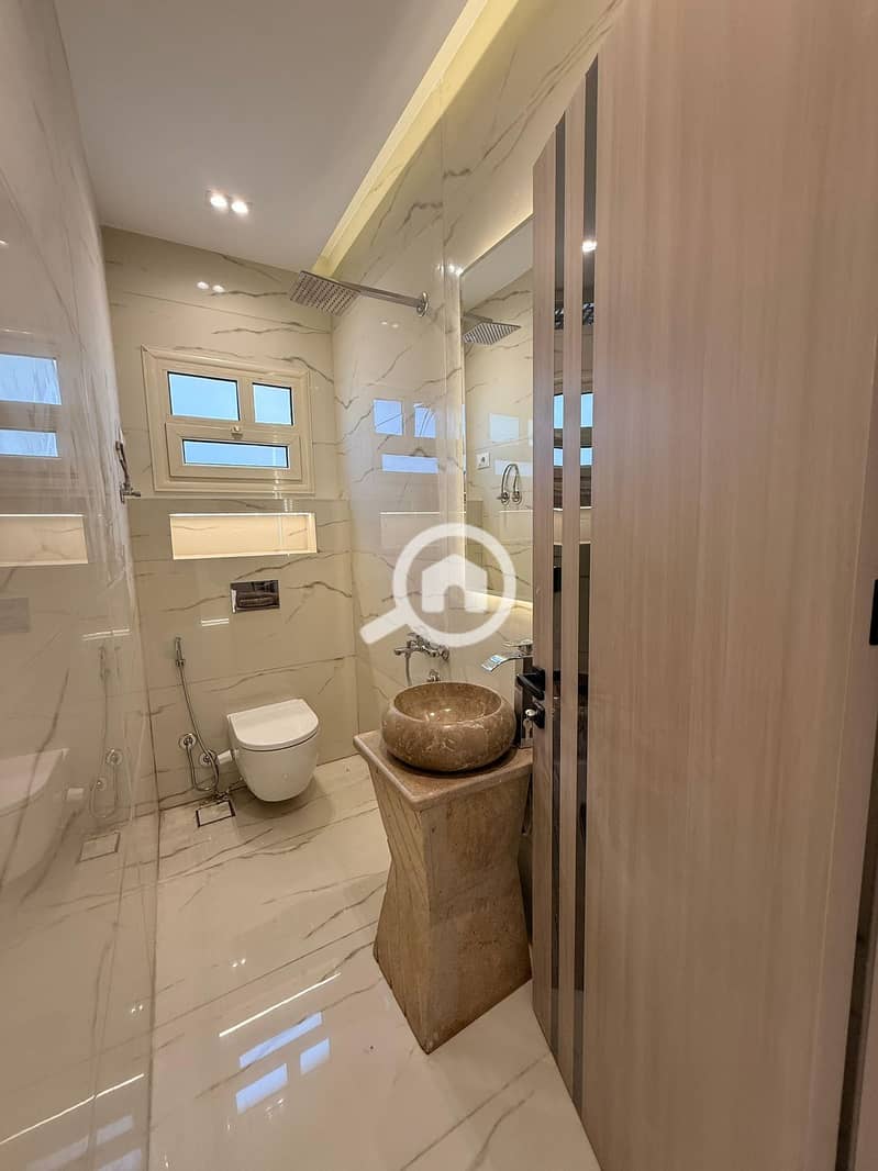 17 fefe6215-7252-44e1-b128-9a4ce68a27fc. jpg