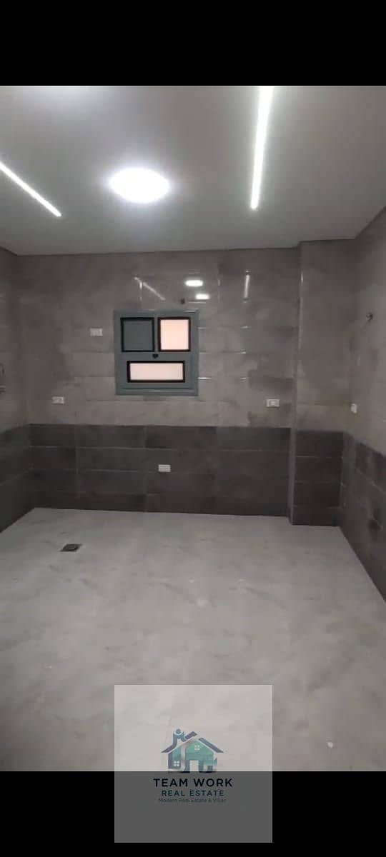 5 5d084eec-7564-40ba-84ea-3124a9102c46. jpg