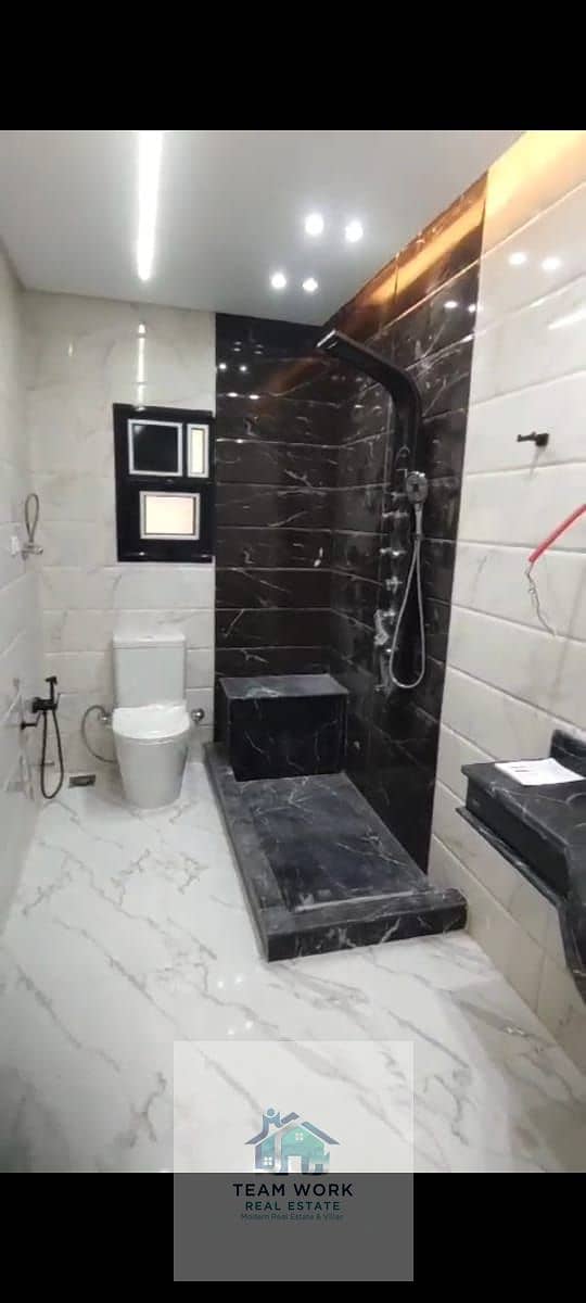 13 e0a381e8-fa08-48dd-8ad6-b42d3714aa9c. jpg