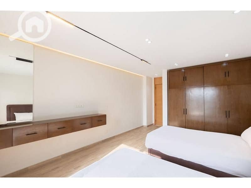 11 bfdc5c68-e768-49c5-951a-7b8bfdcbc3a2. jpg