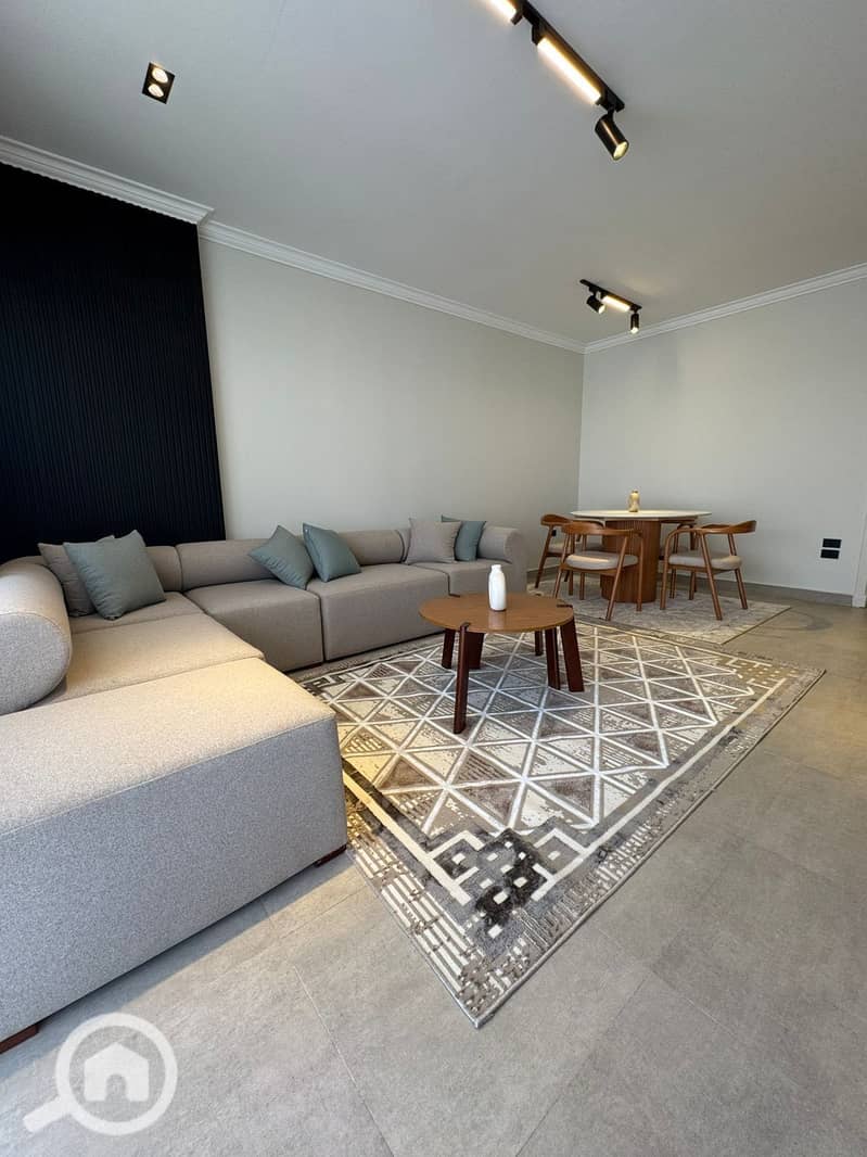 6 594958847_849192001067004_8629950443493855_n. jpg