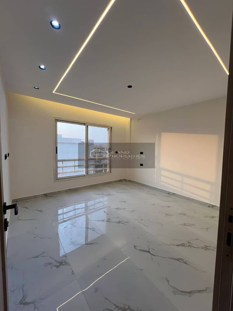 5 31faf2cb-77a1-4f93-9858-b3c6636b53bf. jpg