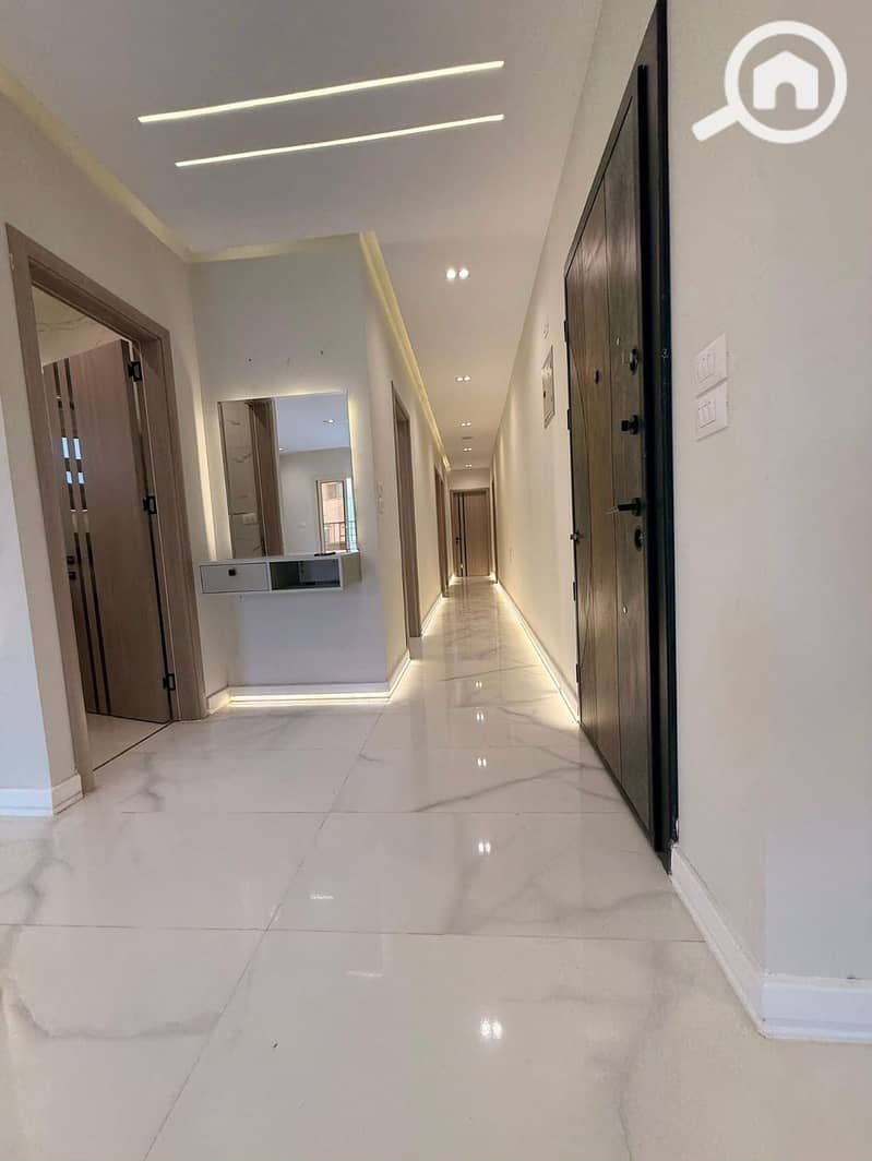 2 9db18bcb-2275-46de-8b8f-614961e4a278. jpg