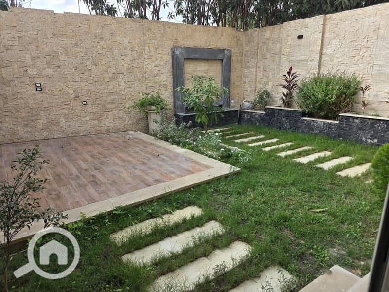 13 18e1c76d-b463-4ab4-b8d1-5e9759ad8fd9. jpg