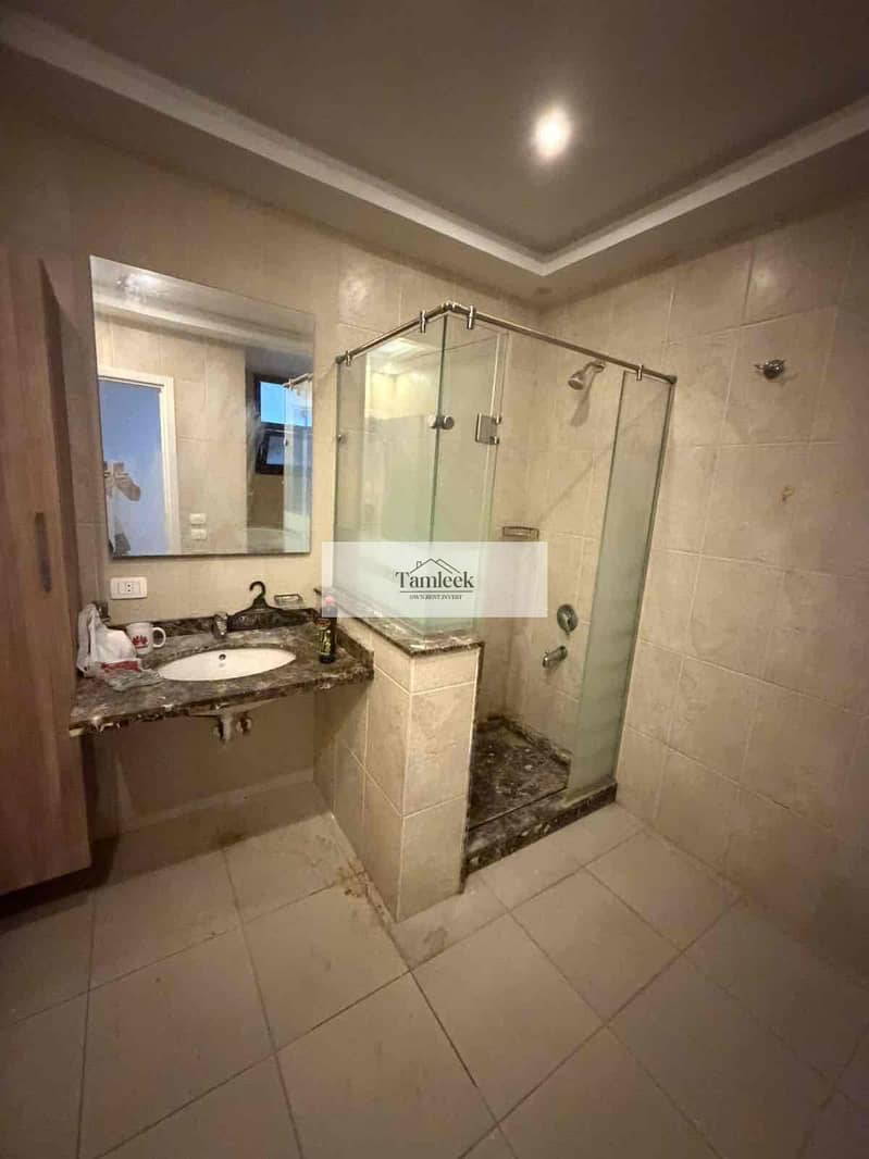 5 e1bb7b1f-ab39-475a-b096-fd515f3453bd. jpg