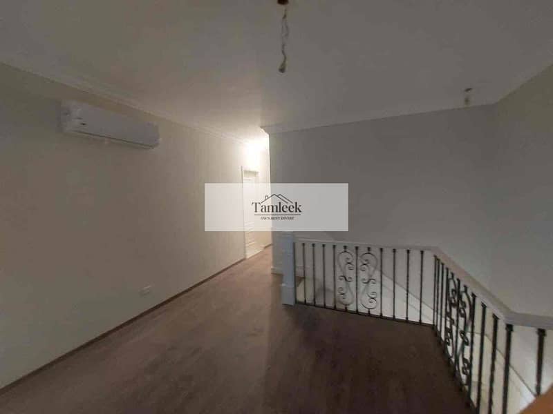 2 b2dbf0ad-8067-42a3-af02-795c0d3c0a8b. jpg