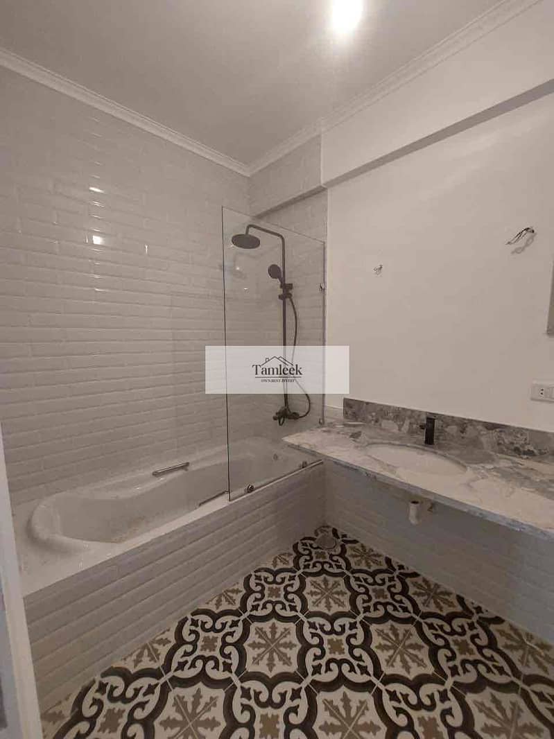 8 aee0bb9d-b6c4-4145-921a-27c61b43ae37. jpg