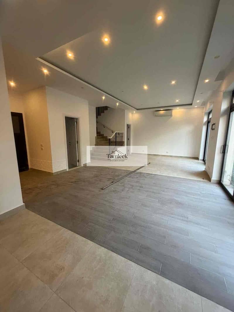 2 e8a13deb-11a1-438d-b1e7-28d085e39650. jpg