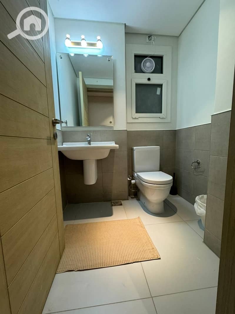 8 WhatsApp Image 2025-12-04 at 15.48. 19_5498d831. jpg