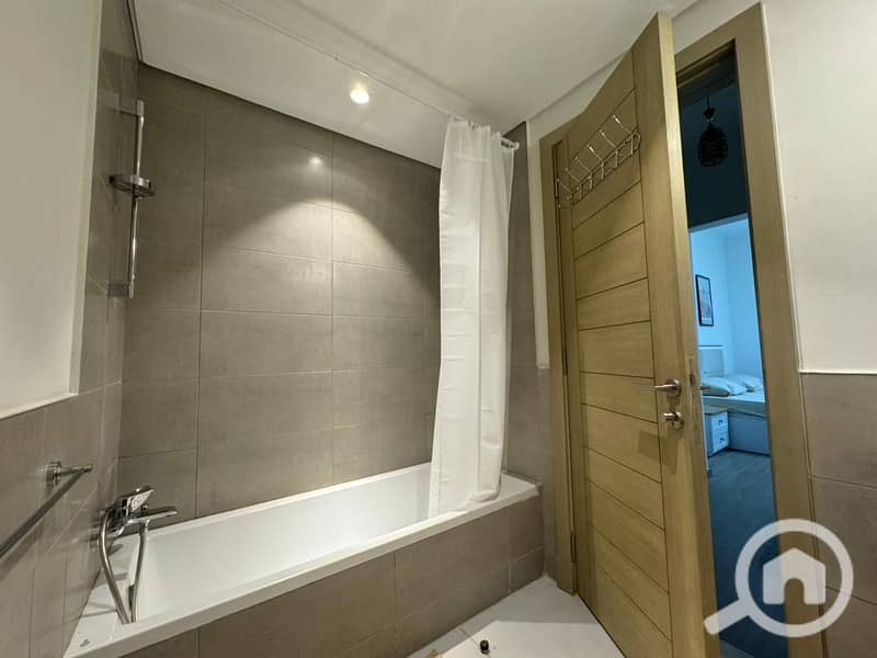 10 WhatsApp Image 2025-12-04 at 15.48. 21_7744e318. jpg