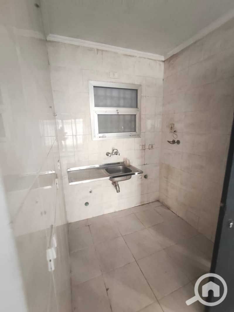 8 337f58dc-090d-42e8-b6b5-d32aa129af52. jpg