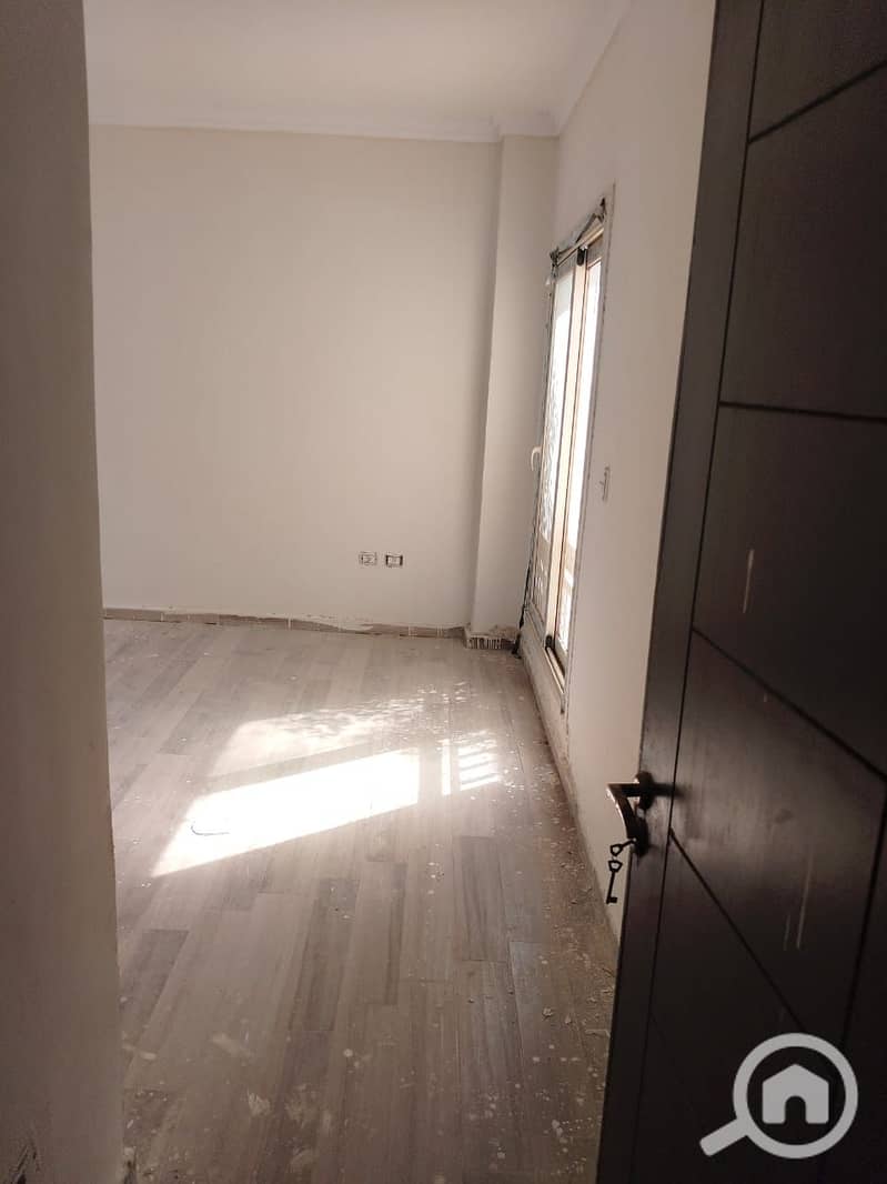 4 0341b882-0613-4e5d-9d27-77e04f818957. jpg