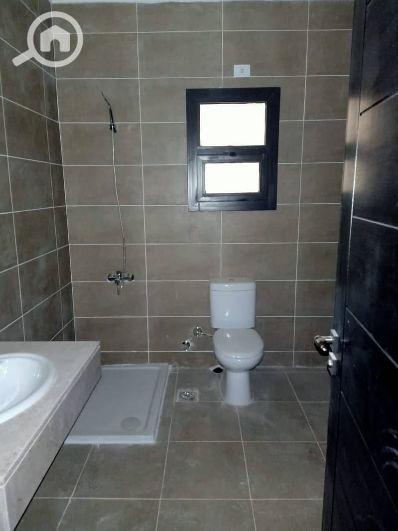 6 eecc41d5-2e35-4d18-811d-edc84596688f. jpeg