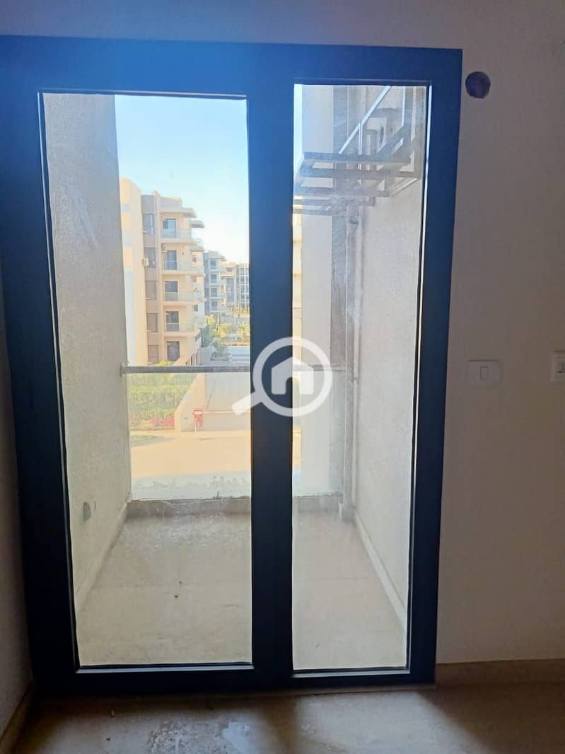 9 26a18f45-0b33-4cc6-a516-55c2ac2b6185. jpeg