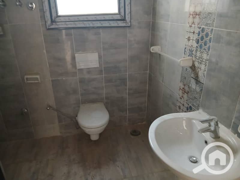 10 e19f6f1d-1c74-4f66-b29a-9f685df79515. jpg