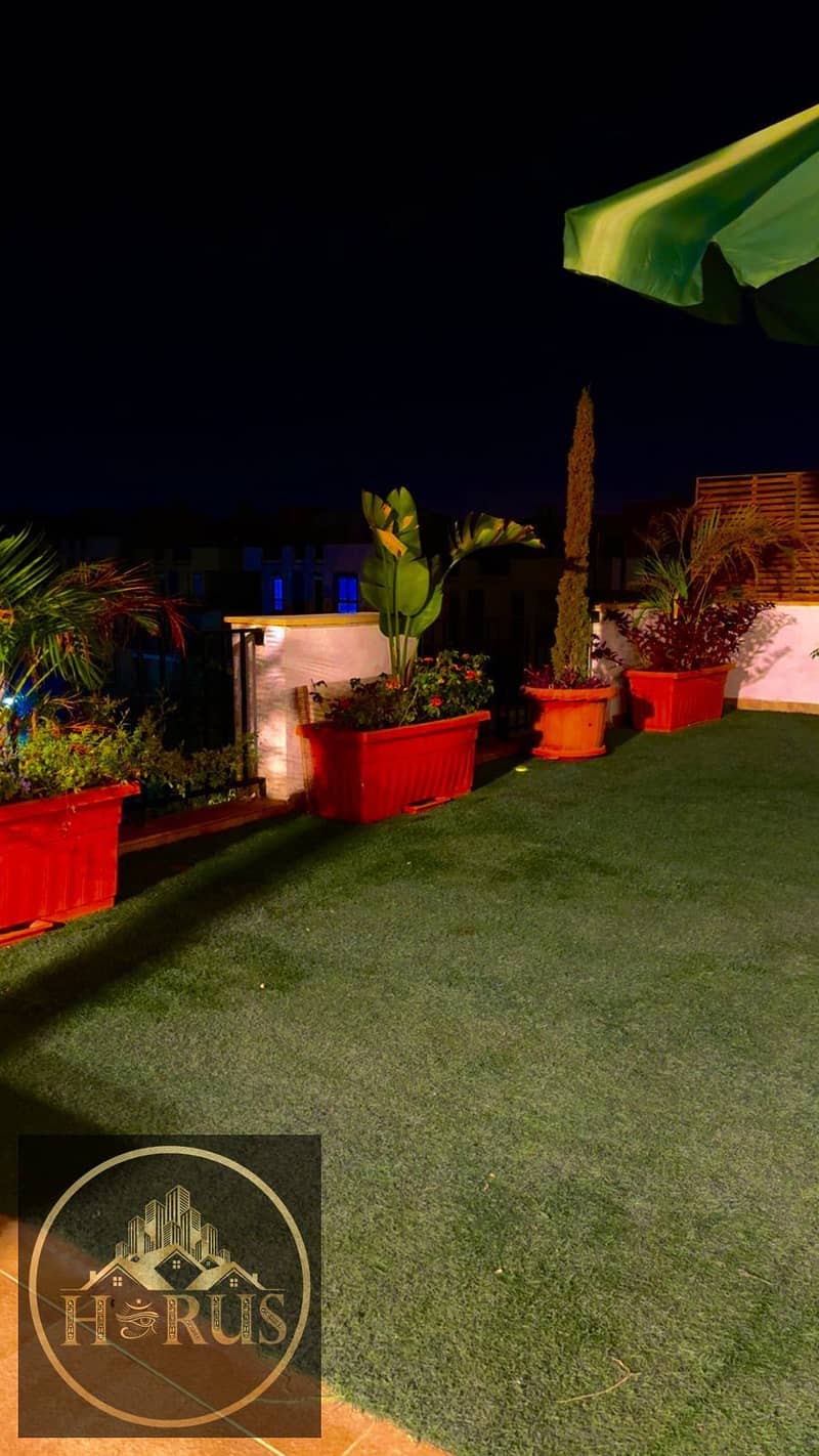 4 eeff5e98-8689-4dc6-9fde-8318719478f0. jpg