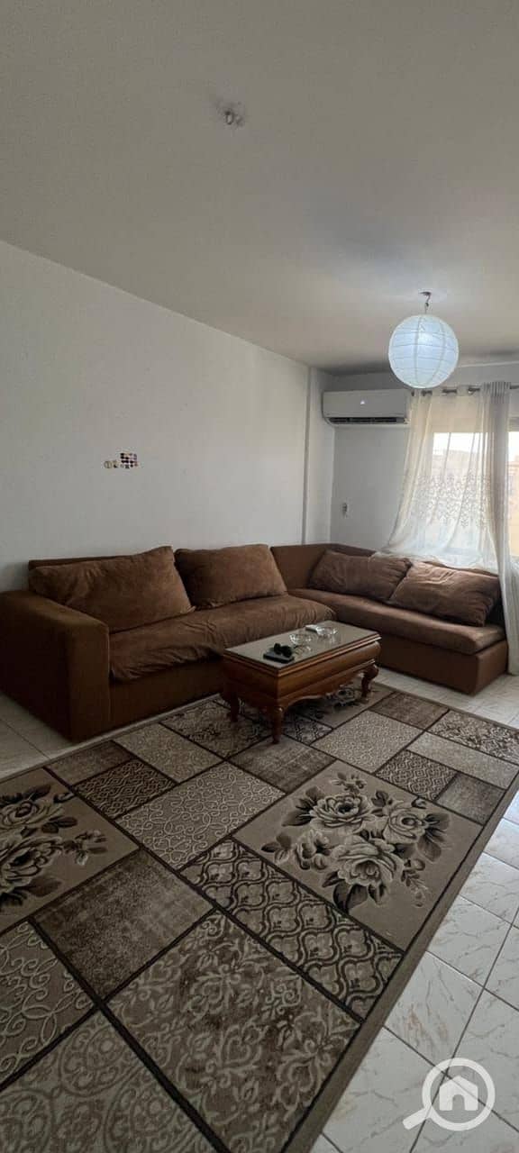 2 e833ed1c-0641-4055-933f-b225b3d58dc0. jpeg