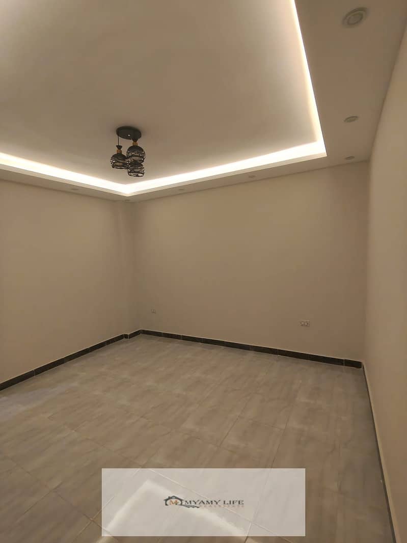 4 WhatsApp Image 2025-10-01 at 5.28. 07 PM (1). jpeg