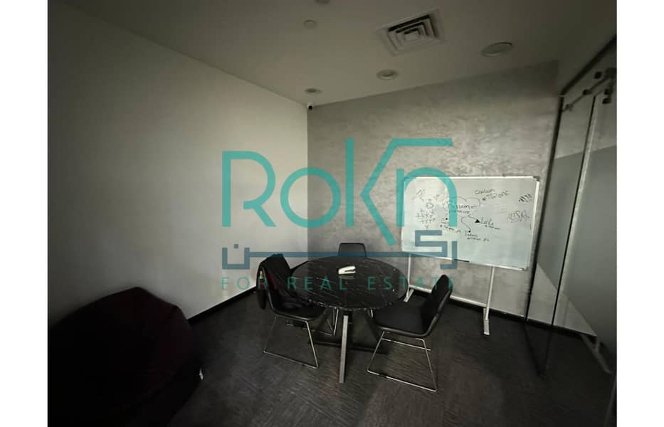 4 176e5c37-3103-4700-9bac-e875d9ffb3bc. jpg