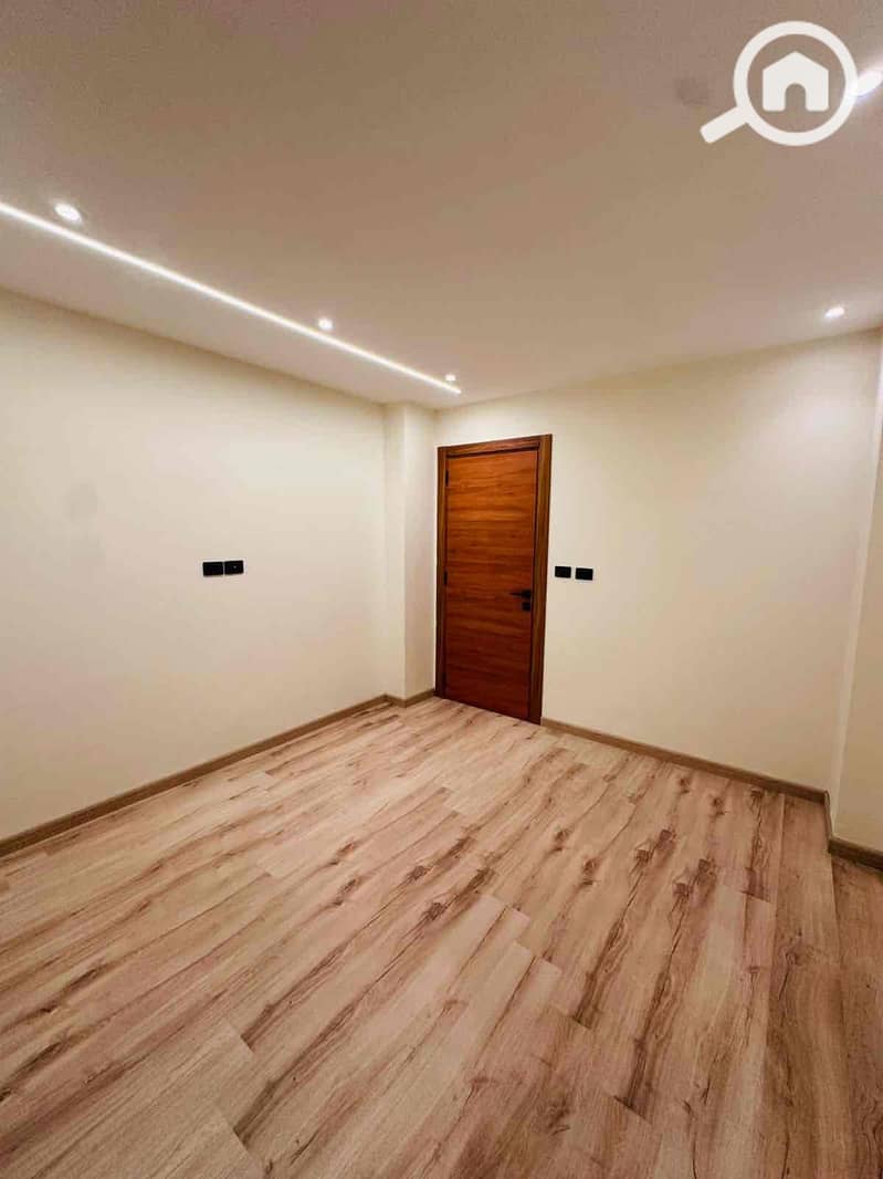 5 5c9fa386-34ed-4c2e-b6f2-1ff8c112e600. jpg