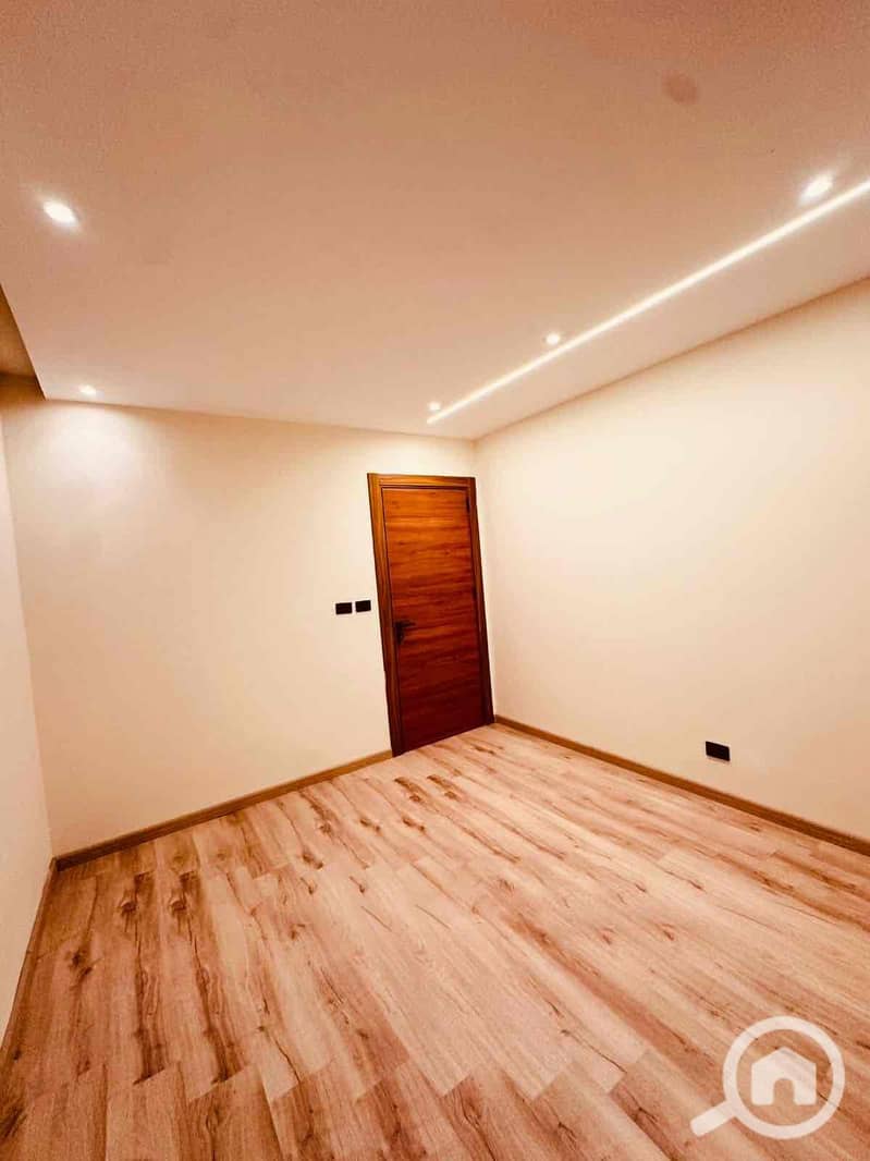 13 cd8a6f89-94e4-4bfb-984a-0e5e53c5f7de. jpg