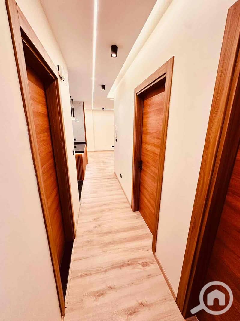 18 3b89e9f4-90a4-4844-abde-b839e85d4b7e. jpg